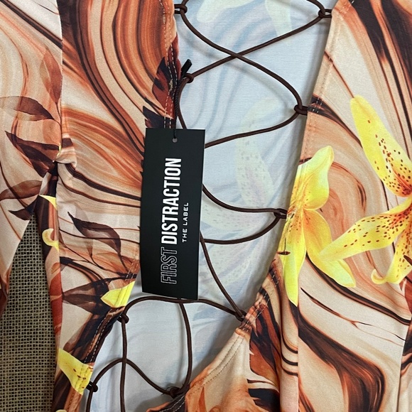 NWT! First Distraction asymmetric lace mini dress brown lilies 10 holiday party - Picture 6 of 10